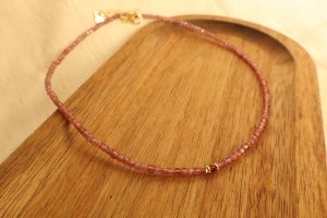 Collier Grenat violet